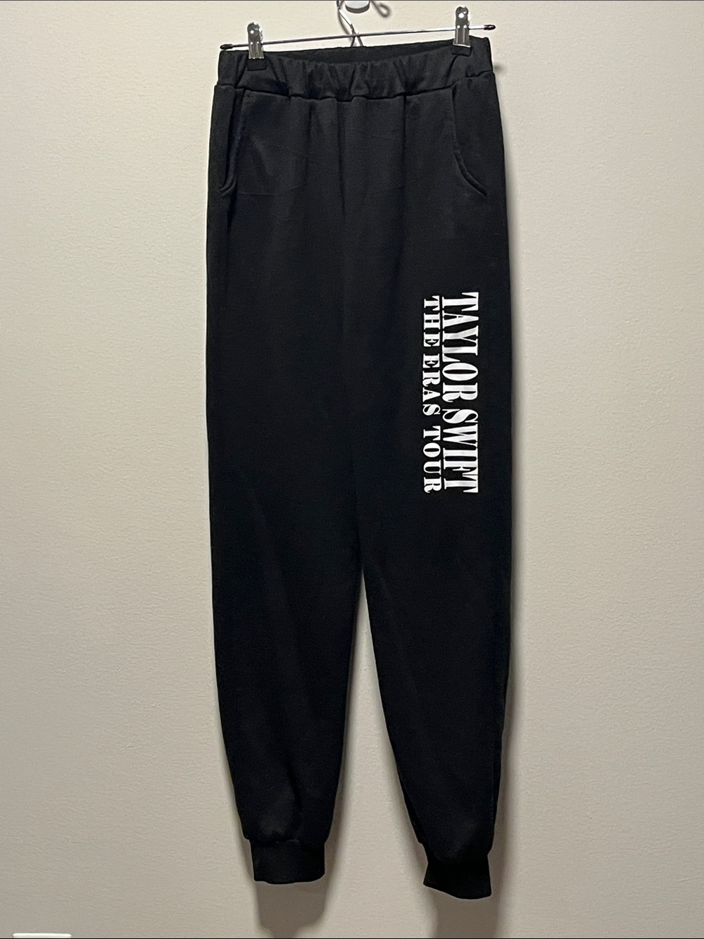 TAYLOR SWIFT Eras Tour Sweatpants Black Official Merch Joggers, Size L